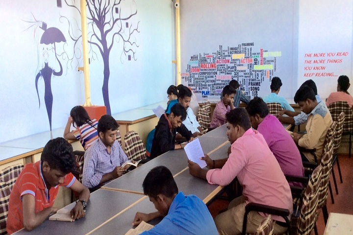 https://cache.careers360.mobi/media/colleges/social-media/media-gallery/24403/2019/1/25/Students Reading room of Palme Deor Film and Media College Tambaram_others.jpg